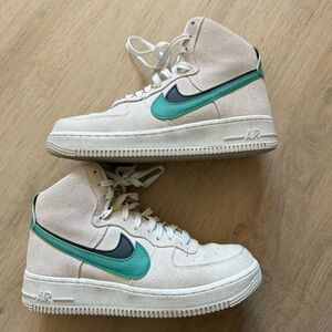 Nike Cream High-Tops with Green and Black Details